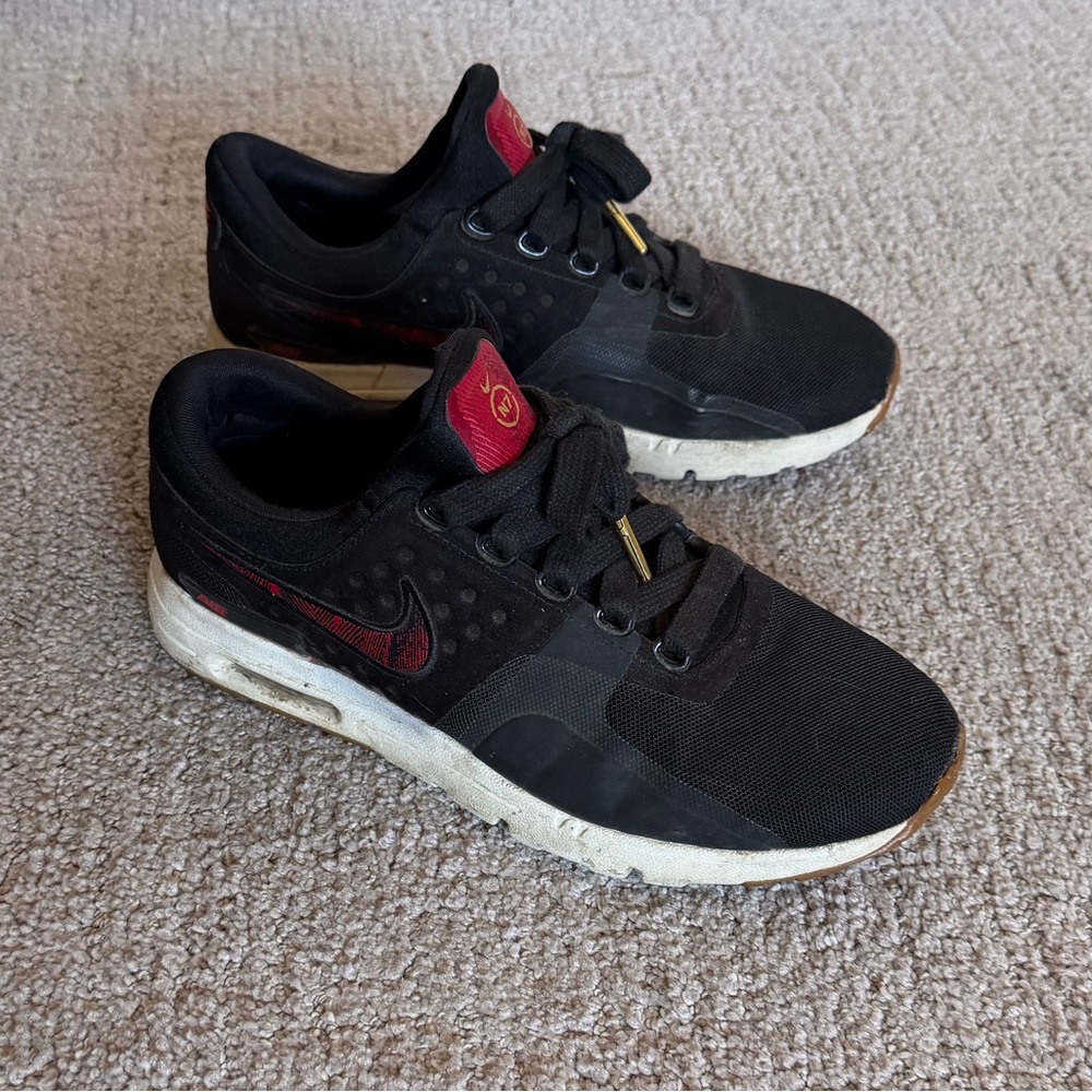 Nike Air Max Zero N7, Black/Red/Gum, Women’s size 8